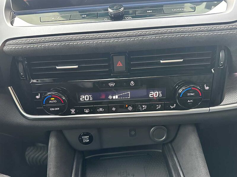 Nissan Qashqai 1.3 DIG-T MHEV Tekna+ XTronic - Pano, Bose, 20'