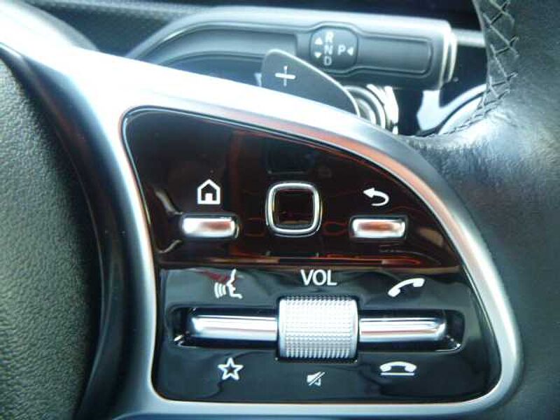 Mercedes-Benz A 200 - Navi, PDC, SHZ, Mult. B.-LED, Alu