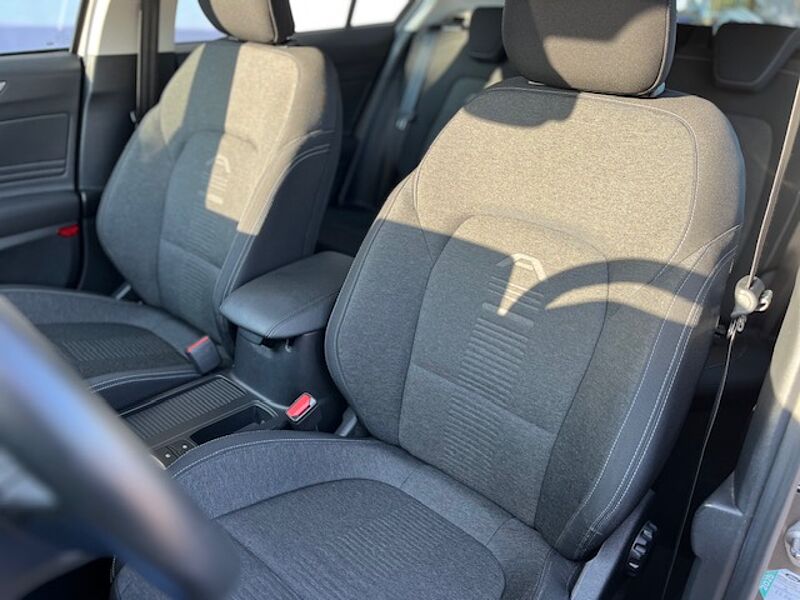 Ford Focus Active 1.0 EcoB. - 4türig,  ACTIVE - Navi, PDC, Alu, SZ