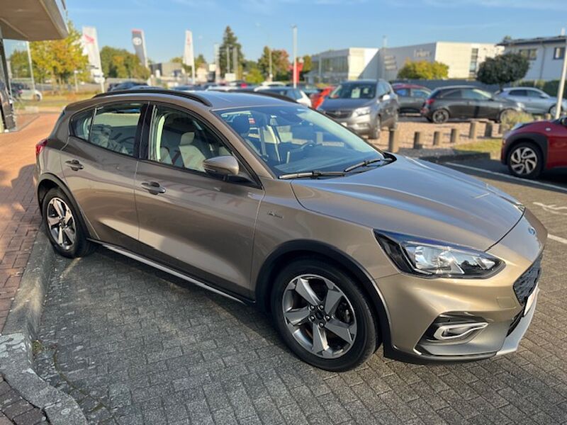 Ford Focus Active 1.0 EcoB. - 4türig,  ACTIVE - Navi, PDC, Alu, SZ