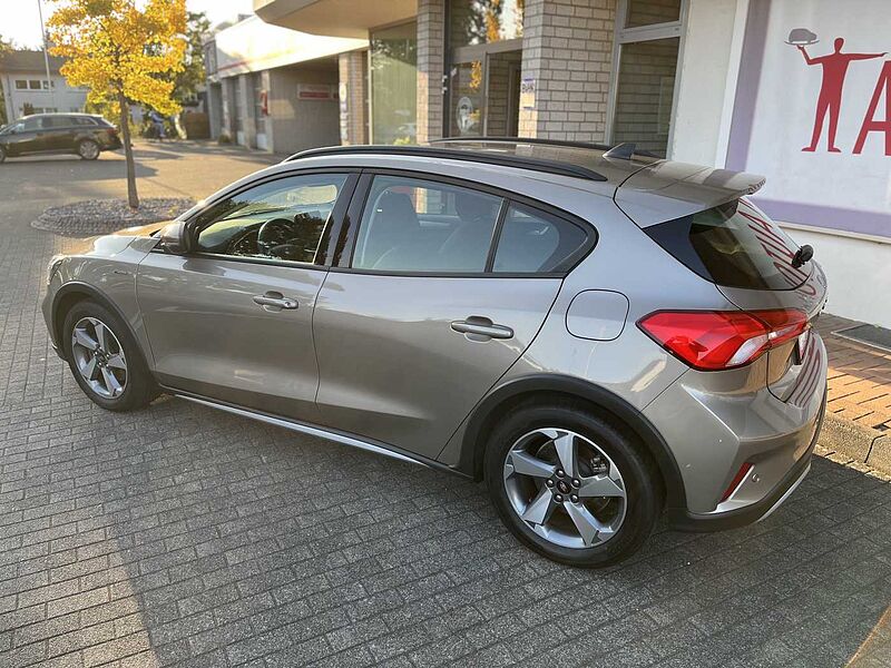 Ford Focus Active 1.0 EcoB. - 4türig,  ACTIVE - Navi, PDC, Alu, SZ