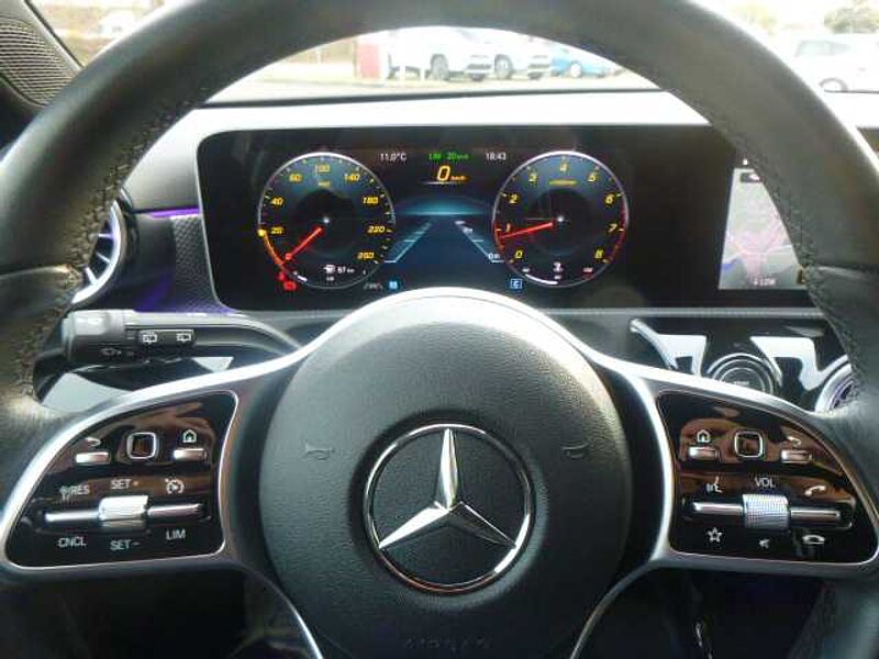 Mercedes-Benz A 200 - Navi, PDC, SHZ, Mult. B.-LED, Alu