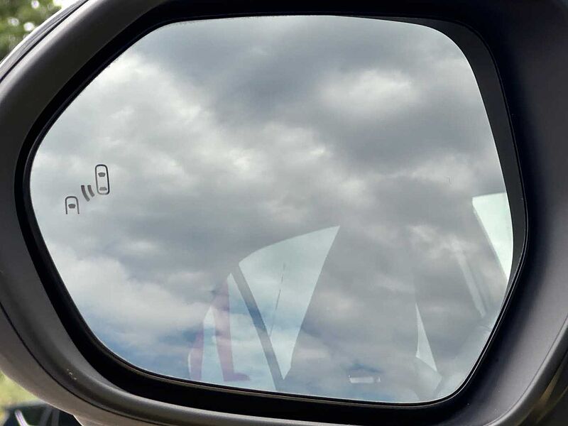 Toyota Yaris Cross 1.5 Hybrid Premiere Edition - AHK, 4x4, Leder, JBL, Navi, LED