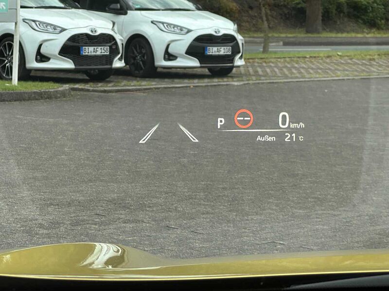 Toyota Yaris Cross 1.5 Hybrid Premiere Edition - AHK, 4x4, Leder, JBL, Navi, LED