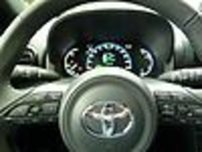Toyota Yaris Cross 1.5 Hybrid Premiere Edition - AHK, 4x4, Leder, JBL, Navi, LED