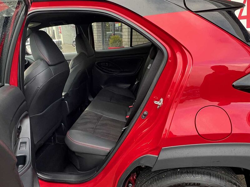 Toyota Yaris Cross 1.5 GR Sport Hybrid - LED, Navi, el. Heckkl. , SZ