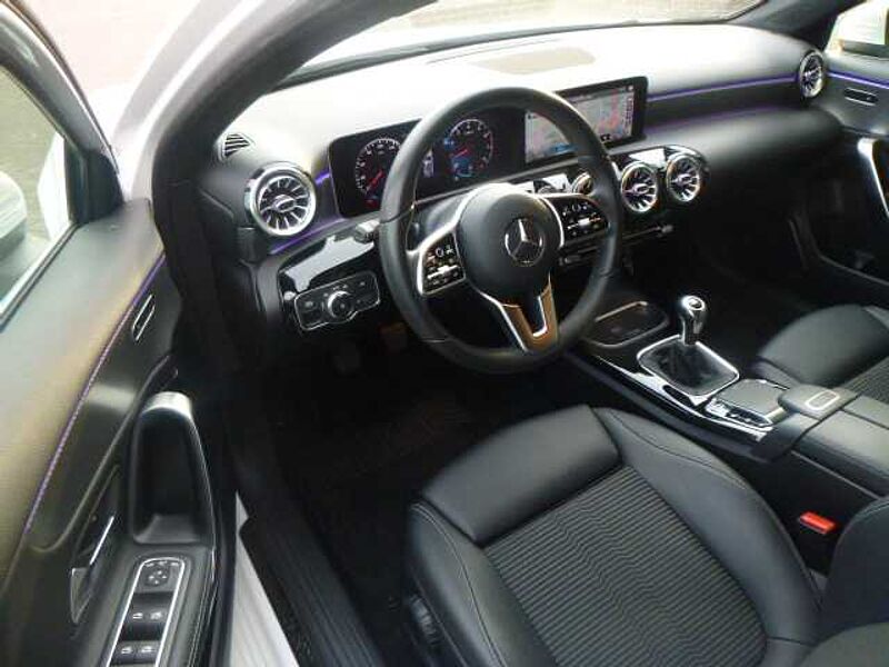 Mercedes-Benz A 200 - Navi, PDC, SHZ, Mult. B.-LED, Alu