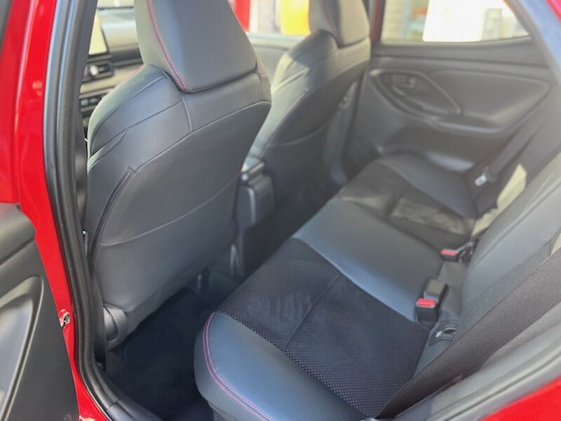 Toyota Yaris Hybrid 1.5 GR SPORT - Navi, JBL, HuD, PDC, SZ