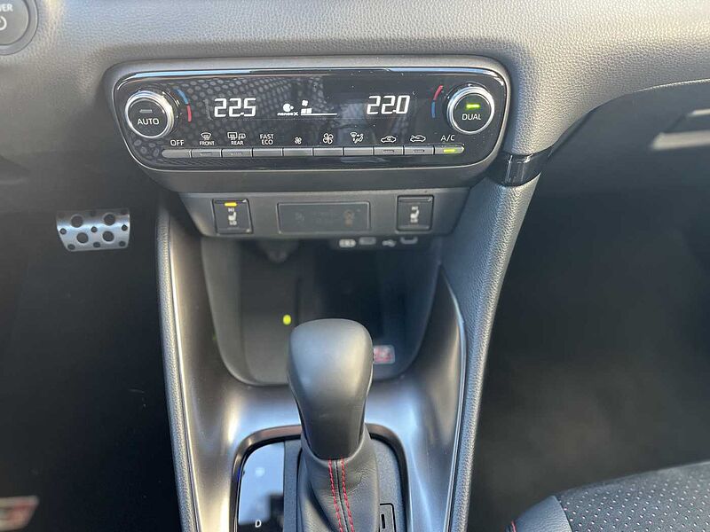 Toyota Yaris Hybrid 1.5 GR SPORT - Navi, JBL, HuD, PDC, SZ