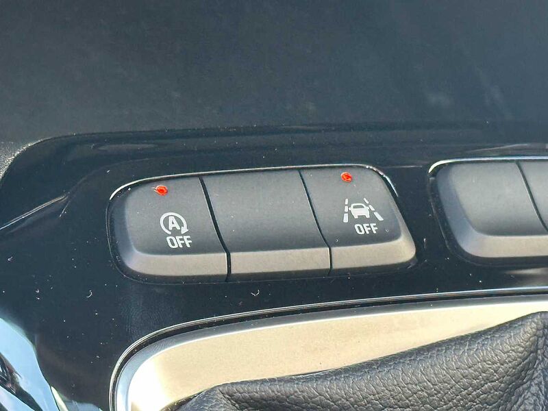 Opel Corsa 1.2 - BT, LED, SHZ, Klima .. . wenig KM