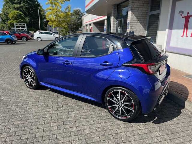 Toyota Yaris Hybrid 1.5 GR SPORT - LED, NAVI, PDC, SZ