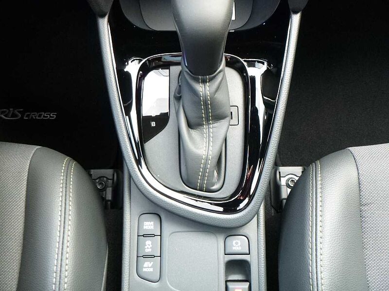 Toyota Yaris Cross 1.5 Hybrid Adventure - Navi, LED, SHZ, HUD