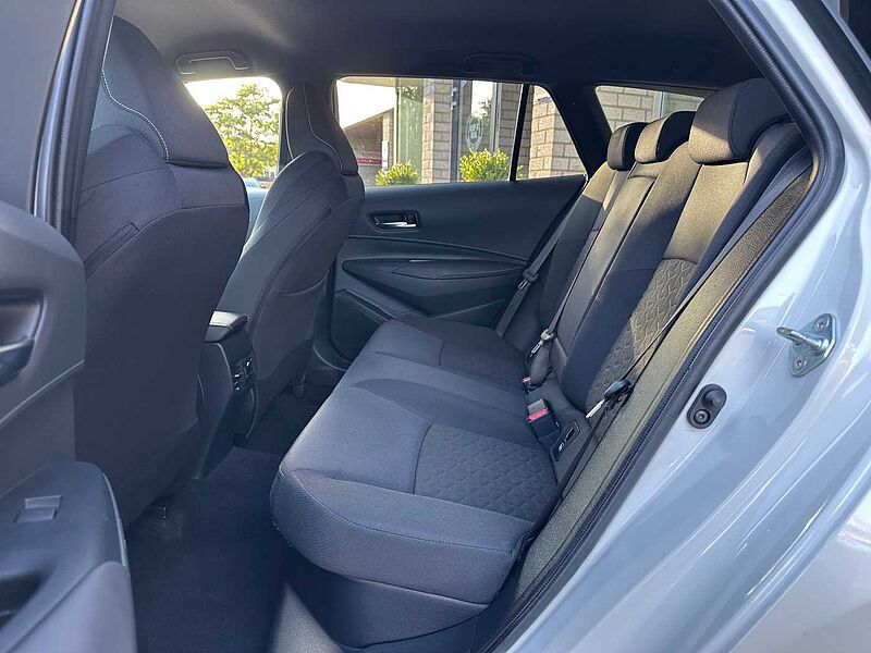 Toyota Corolla Touring Sports 2.0 Hybrid - Style - Navi, LED, HUD, PDC