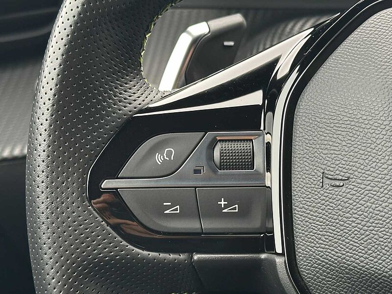 Peugeot 2008 1.2 PureTech GT Automatik - NAVI, LED, PDC, SH