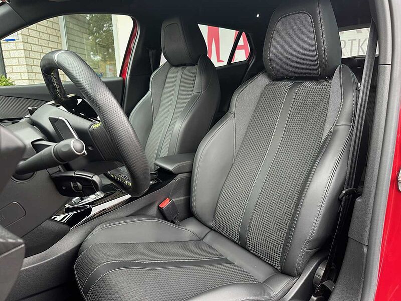 Peugeot 2008 1.2 PureTech GT Automatik - NAVI, LED, PDC, SH