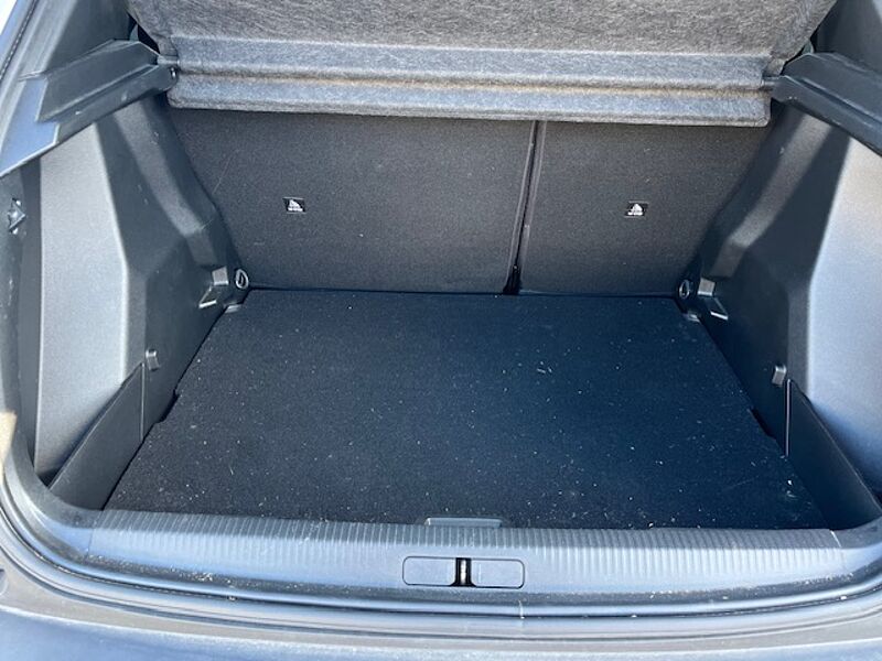 Peugeot 2008 PureTech 1.2 GT Automatik - Navi, LED, PDC, Kl, TL, BT