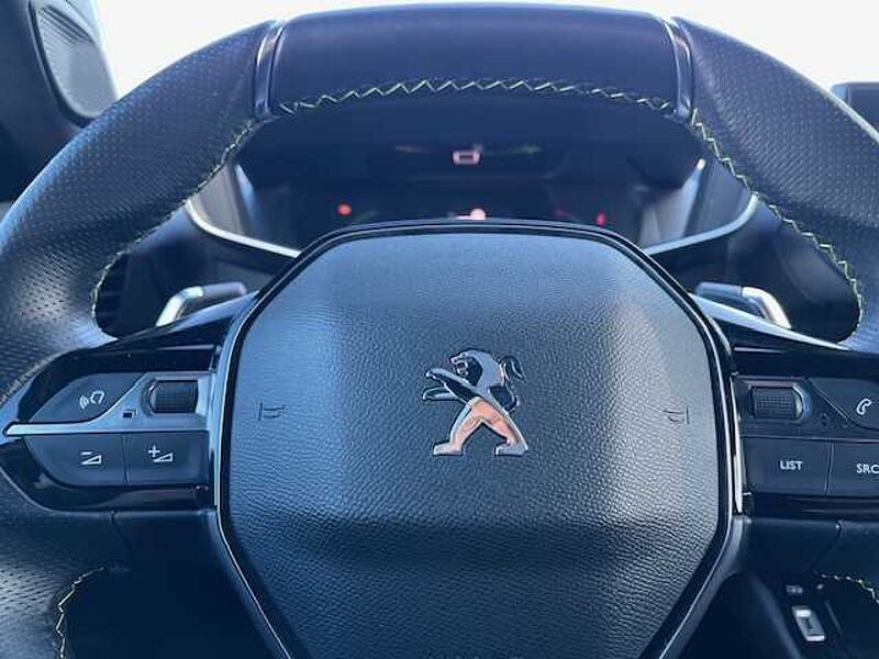 Peugeot 2008 PureTech 1.2 GT Automatik - Navi, LED, PDC, Kl, TL, BT