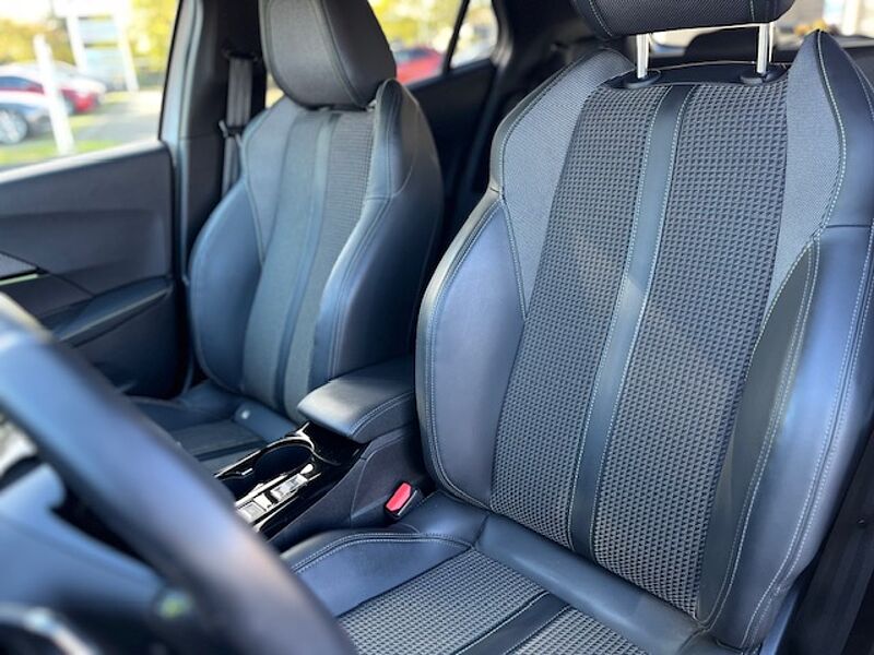 Peugeot 2008 PureTech 1.2 GT Automatik - Navi, LED, PDC, Kl, TL, BT