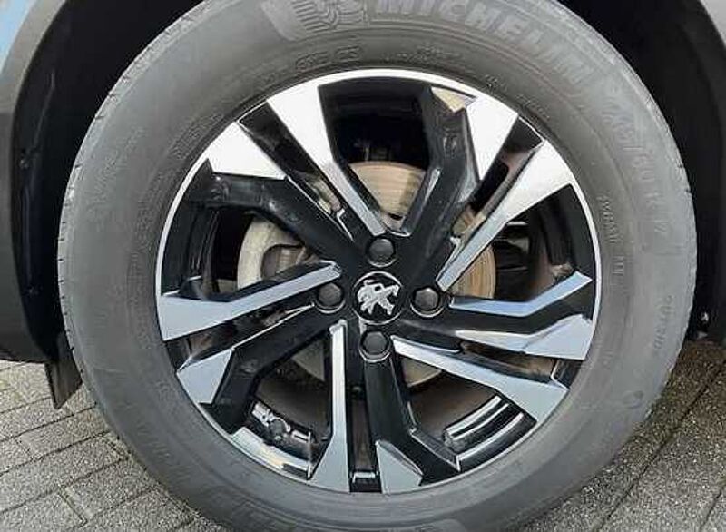 Peugeot 2008 PureTech 1.2 GT Automatik - Navi, LED, PDC, Kl, TL, BT