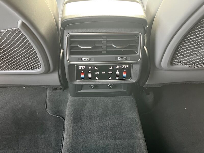 Audi SQ8 TFSI quattro - LED, 22', Pano, AHK, SZ