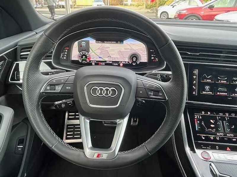 Audi SQ8 TFSI quattro - LED, 22', Pano, AHK, SZ