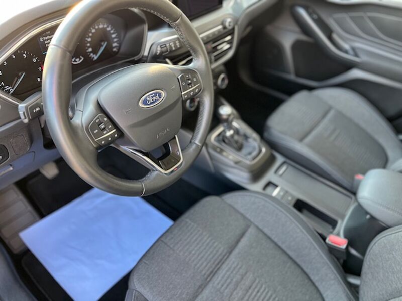 Ford Focus Active 1.0 EcoB. - 4türig, ACTIVE - Navi, PDC, Alu, SZ