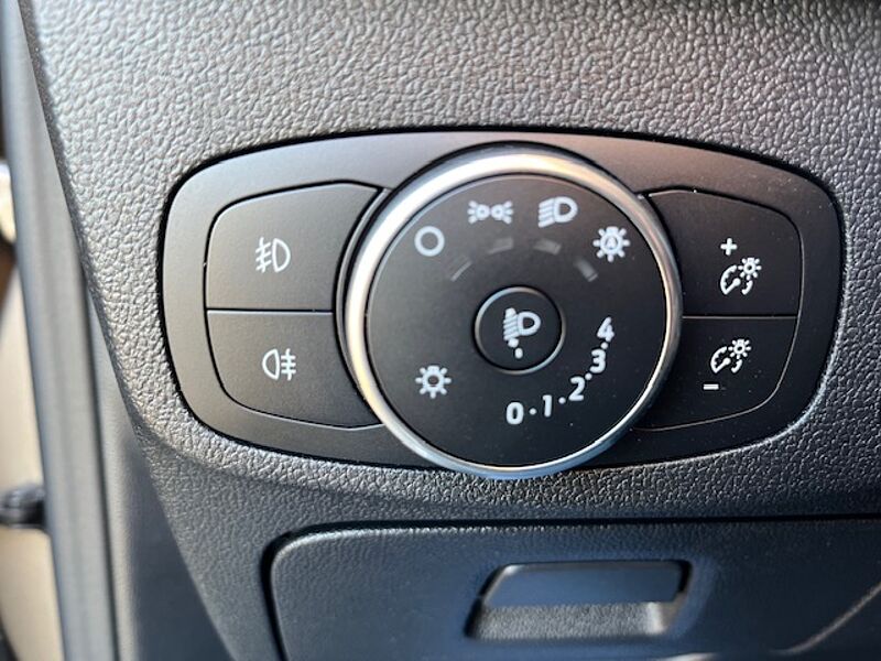 Ford Focus Active 1.0 EcoB. - 4türig, ACTIVE - Navi, PDC, Alu, SZ