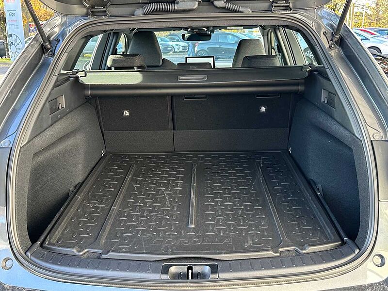 Toyota Corolla Touring Sports 1.8 Hybrid - LED, NAVI, SZ, KeyLess