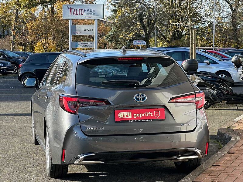 Toyota Corolla Touring Sports 1.8 Hybrid - LED, NAVI, SZ, KeyLess