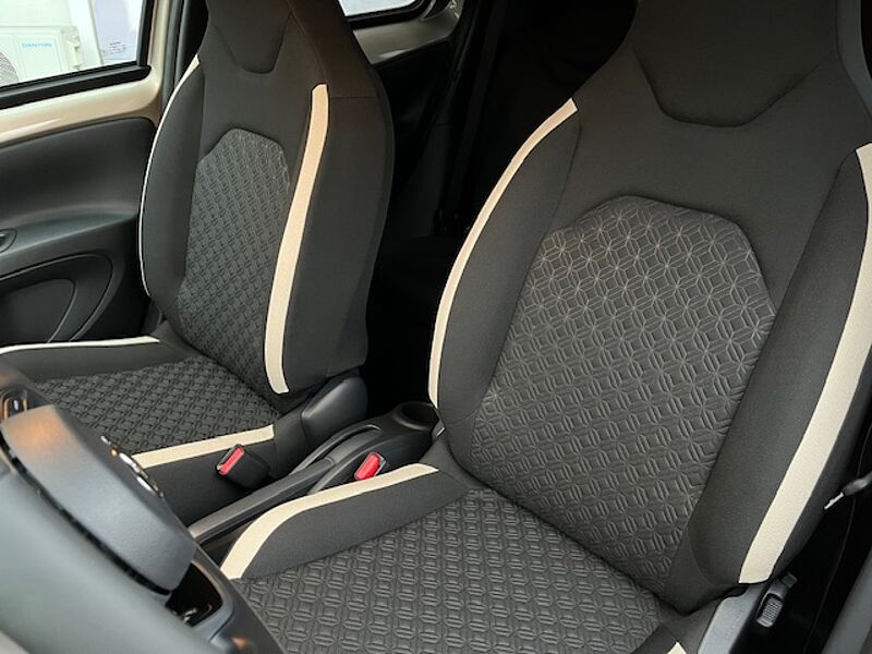 Toyota Aygo X Team Deutschland - Automatik - Navi, LED