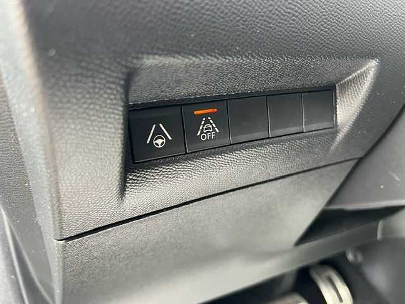 Peugeot 208 PureTech 1.2 GT Automatik - Navi, LED, PDC