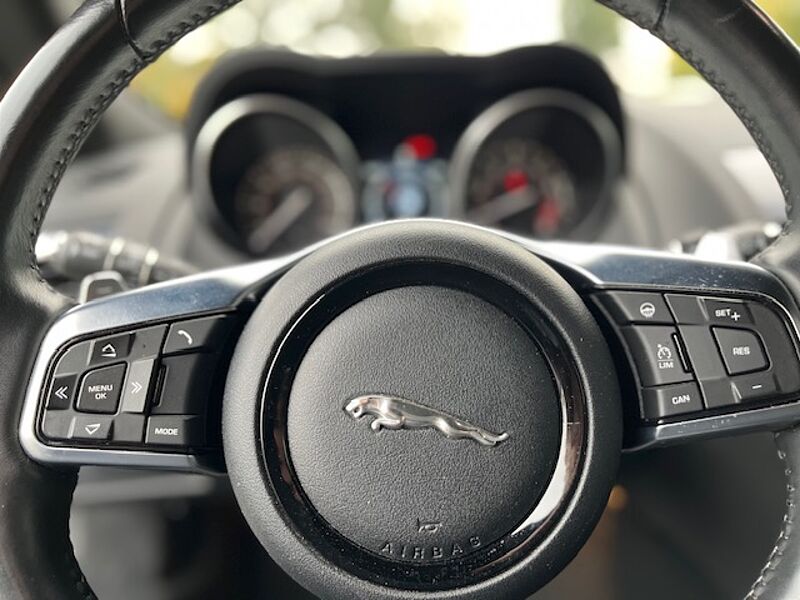 Jaguar F-Type Cabriolet Automatik - Navi, Bi-Xenon, PDC, Leder