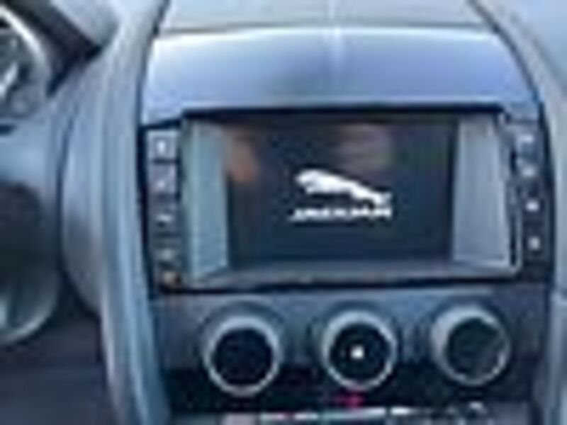 Jaguar F-Type Coupe Automatik - Navi, PDC, Bi-Xenon