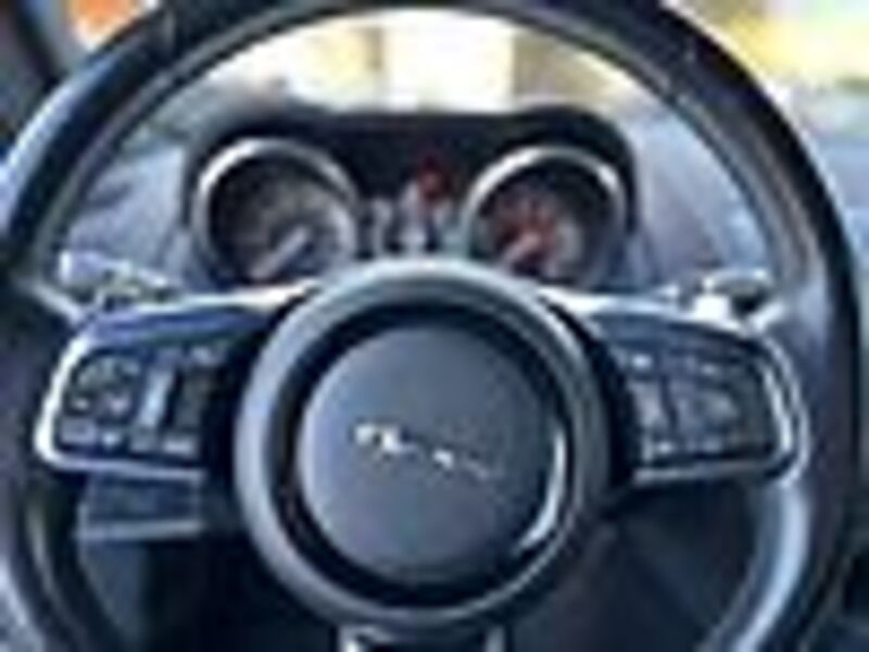 Jaguar F-Type Coupe Automatik - Navi, PDC, Bi-Xenon