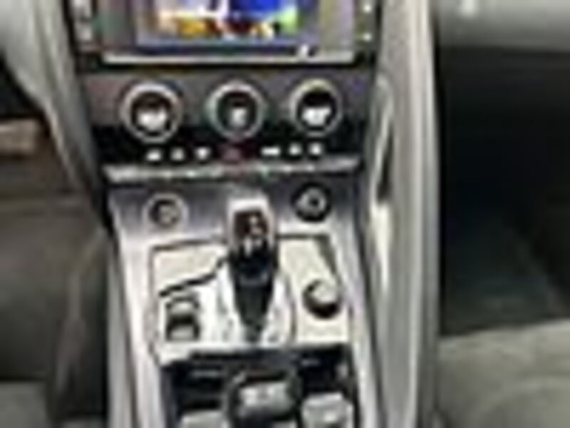 Jaguar F-Type Coupe Automatik - Navi, PDC, Bi-Xenon