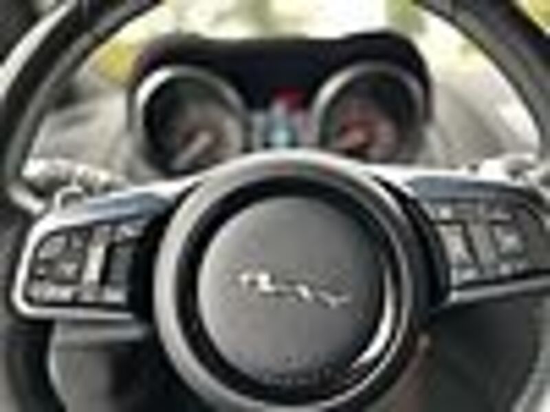 Jaguar F-Type Coupe Automatik - Navi, PDC, Bi-Xenon