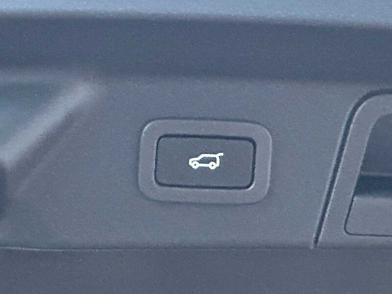 Land Rover Range Rover Velar Diesel 300d R-Dynamic -Standhz. , Pano, AirS, LED