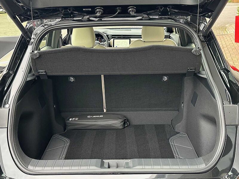 Lexus LBX Hybrid FWD Elegant - Leder, Navi, LED