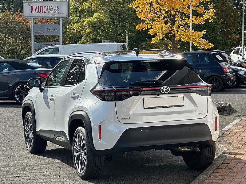 Toyota Yaris Cross 1.5 Hybrid Style Plus - JBL, NAVI, LED, PDC, SH