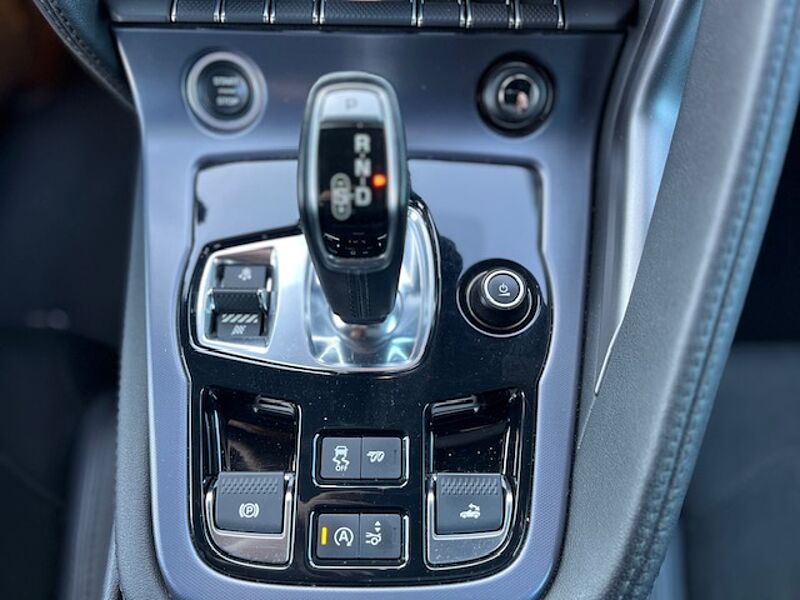Jaguar F-Type Cabriolet Automatik - Navi, Bi-Xenon, PDC, Leder