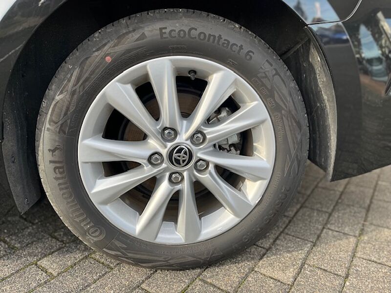 Toyota Corolla Touring Sports 1.8 Hybrid - LED, NAVI, SZ, KeyLess
