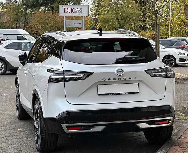 Nissan Qashqai 1.3 DIG-T MHEV Tekna Plus + XTronic - Facelift Pano, Bose, 20'