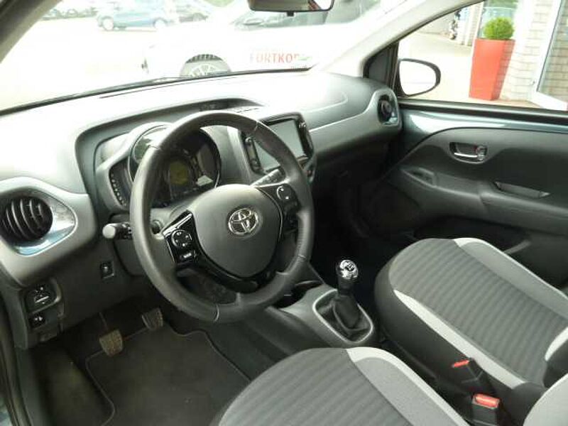 Toyota Aygo X - Team Deutschland - Navi, LED, Klima