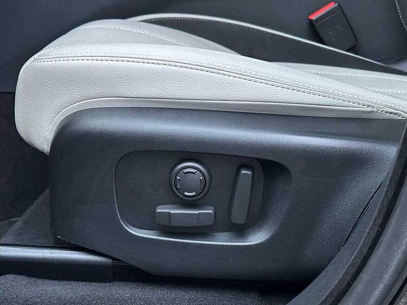 Land Rover Range Rover Velar Diesel 300d R-Dynamic -Standhz. , Pano, AirS, LED