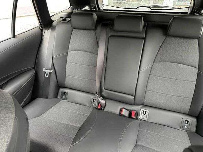 Toyota Corolla Touring Sports - 2.0 Hybrid Style  - Navi, PDC, KEY