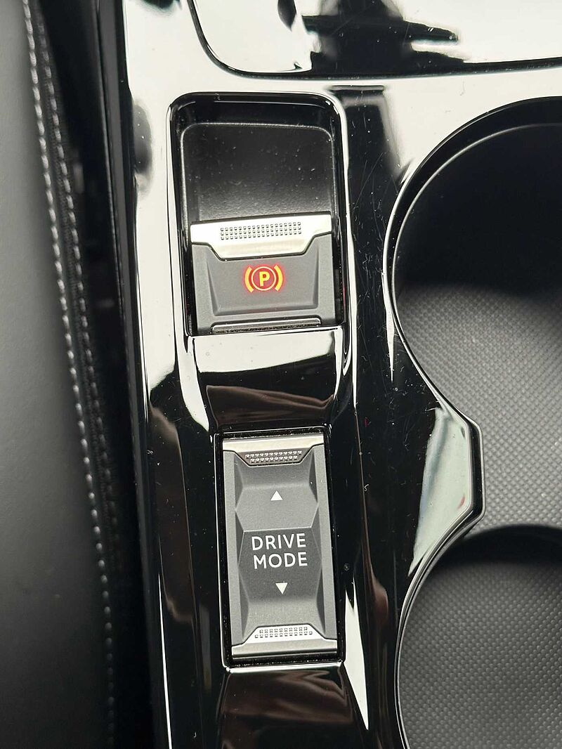 Peugeot 2008 1.2 PureTech GT Automatik - NAVI, LED, PDC, SH