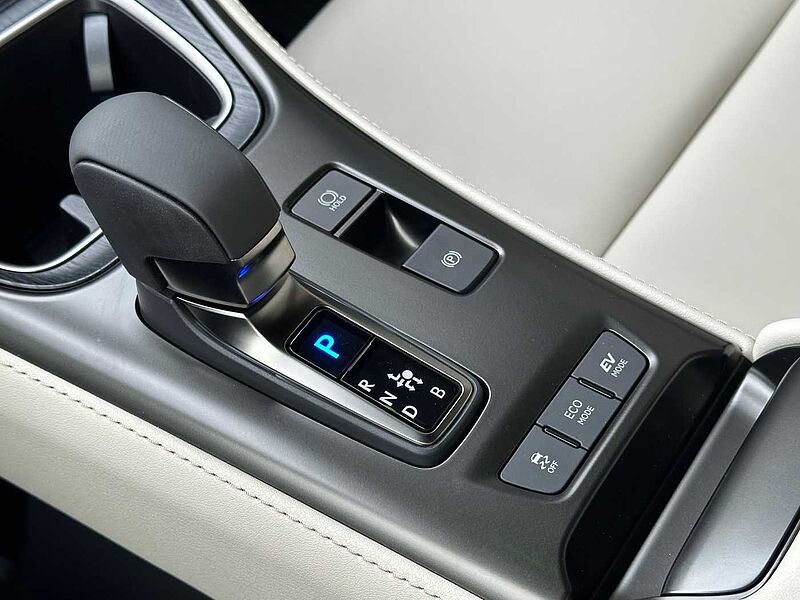Lexus LBX Hybrid FWD Elegant - Leder, Navi, LED