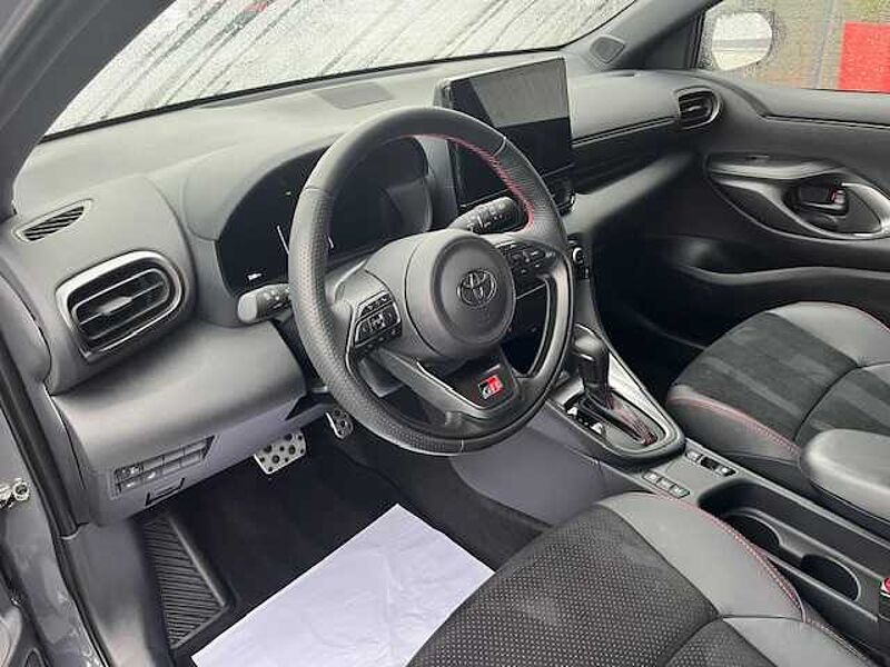 Toyota Yaris 1.5 Hybrid GR Sport - NAVI, LED, PDC, SZ .. . -