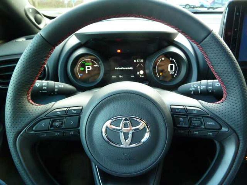 Toyota Yaris Hybrid 1.5 GR SPORT - Navi, JBL, HuD, PDC, SZ