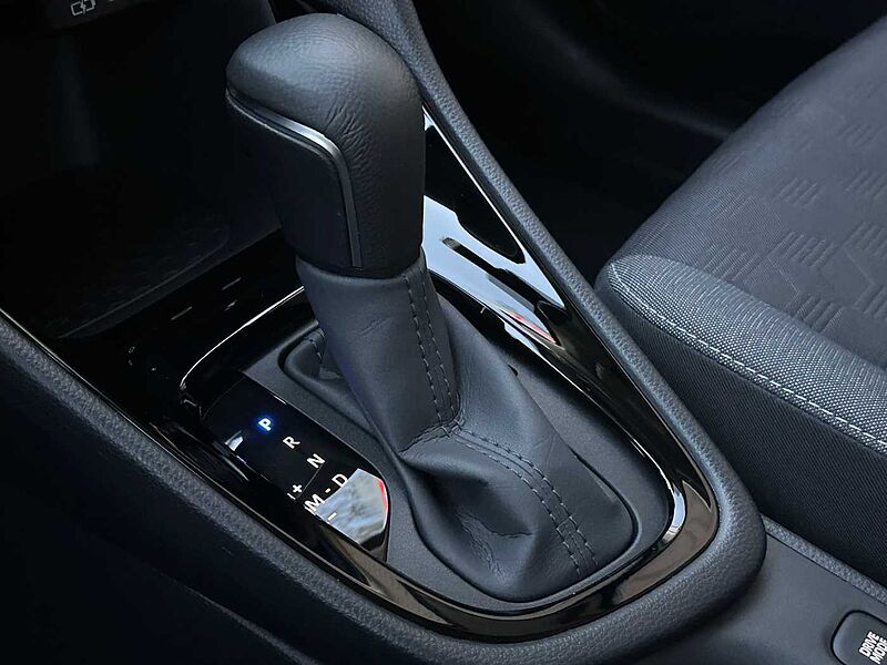 Toyota Yaris 1.5 Automatik Style Selection - LED, Navi, SZ